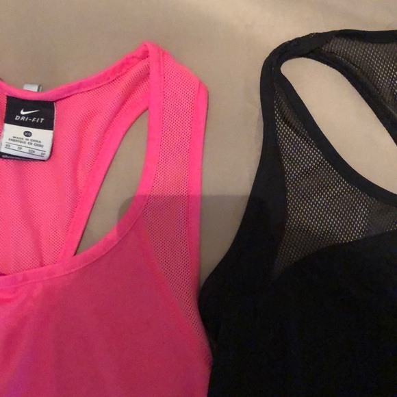 Two Nike dri-fit tanks xs - Picture 4 of 8